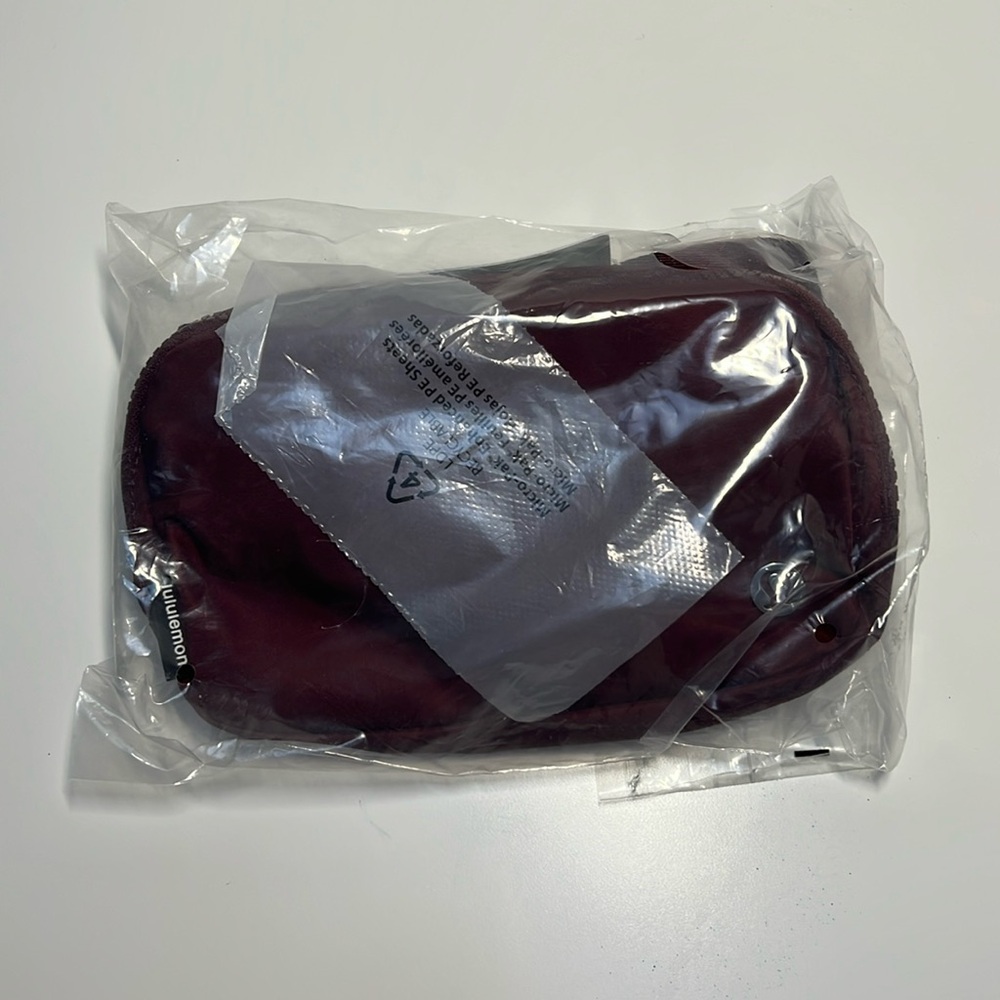 Lululemon Everywhere Belt Bag Wine Color Silver Hardware NWT